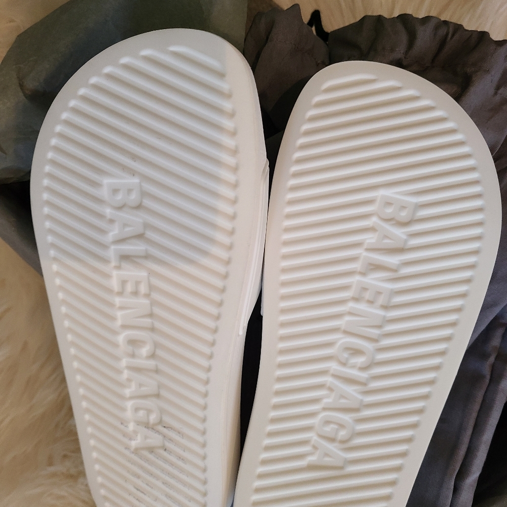Balenciaga Paris Pool Slides - Picture 3 of 3
